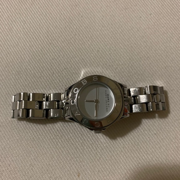 Marc by Marc jacobs 20mm watch - Picture 2 of 3